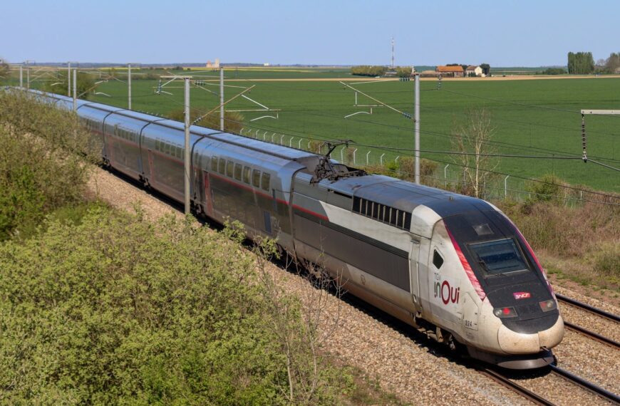 france tgv on rail