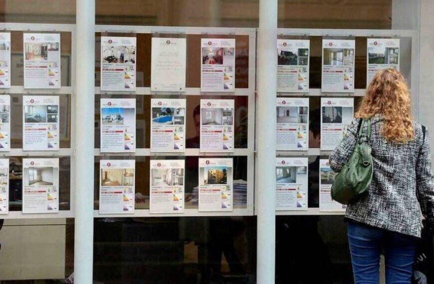 people looking at apartment listing