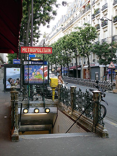 paris metro brochant